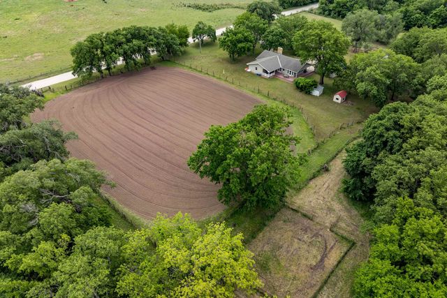829 N Greenwich Rd, Belle Plaine, KS 67013