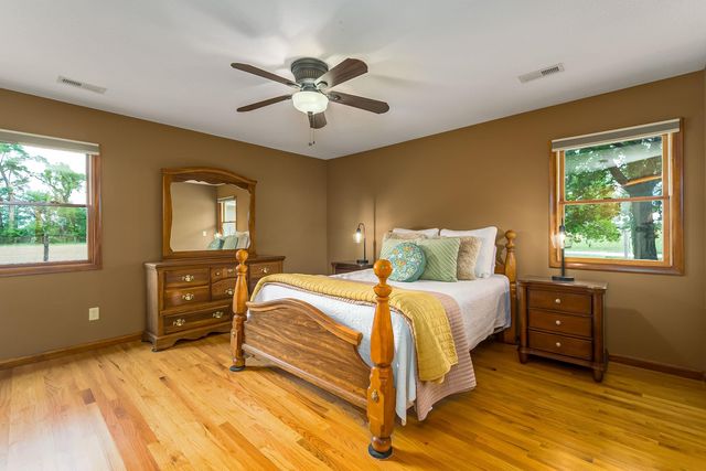 829 N Greenwich Rd, Belle Plaine, KS 67013