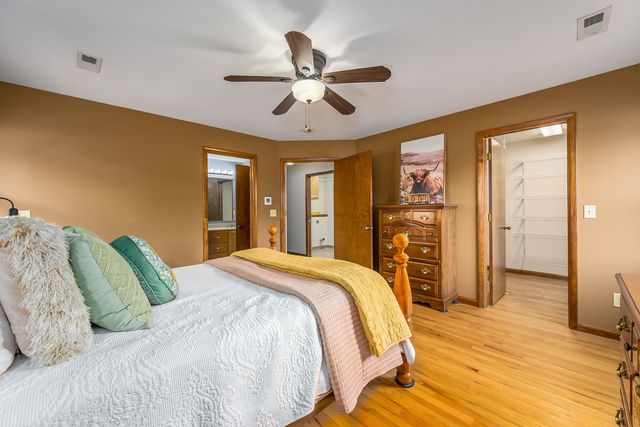 829 N Greenwich Rd, Belle Plaine, KS 67013