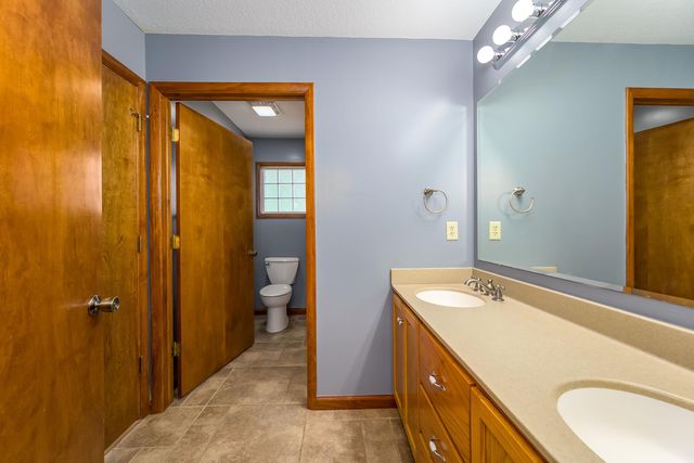 829 N Greenwich Rd, Belle Plaine, KS 67013