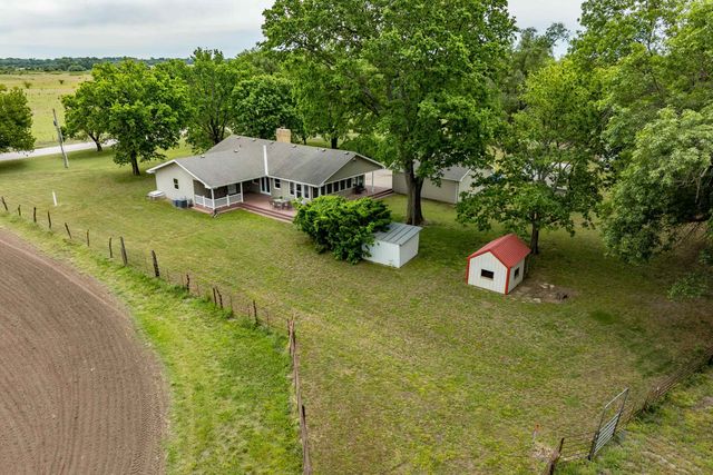 829 N Greenwich Rd, Belle Plaine, KS 67013