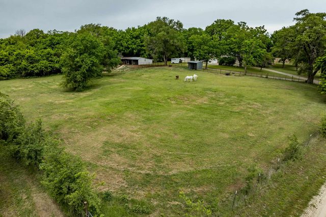 829 N Greenwich Rd, Belle Plaine, KS 67013