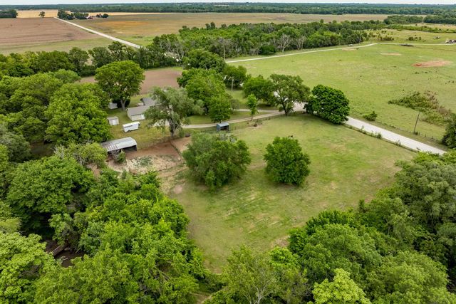 829 N Greenwich Rd, Belle Plaine, KS 67013