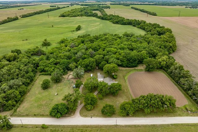 829 N Greenwich Rd, Belle Plaine, KS 67013