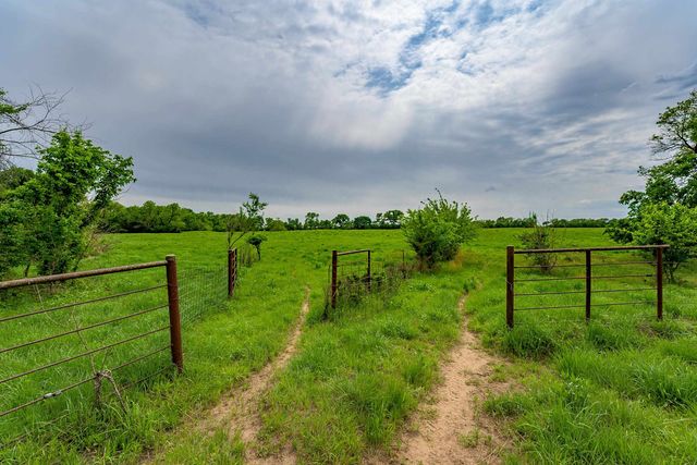 829 N Greenwich Rd, Belle Plaine, KS 67013