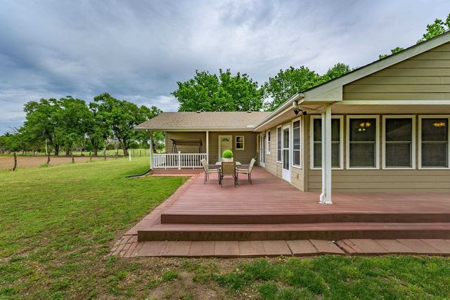 829 N Greenwich Rd, Belle Plaine, KS 67013