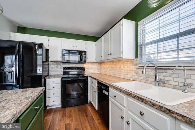 124 HICKORY LN, Reading, PA 19610