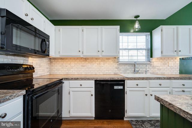 124 HICKORY LN, Reading, PA 19610