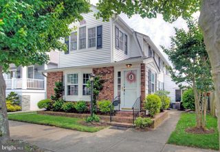 15 N DOUGLAS AVE, Margate City, NJ 08402