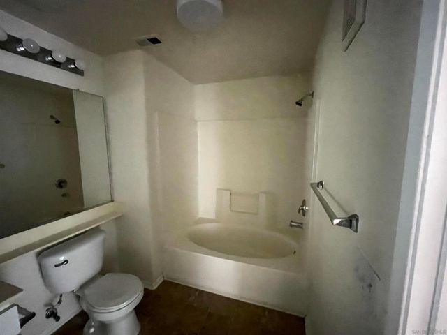 9229 Regents Rd L127, La Jolla, CA 92037