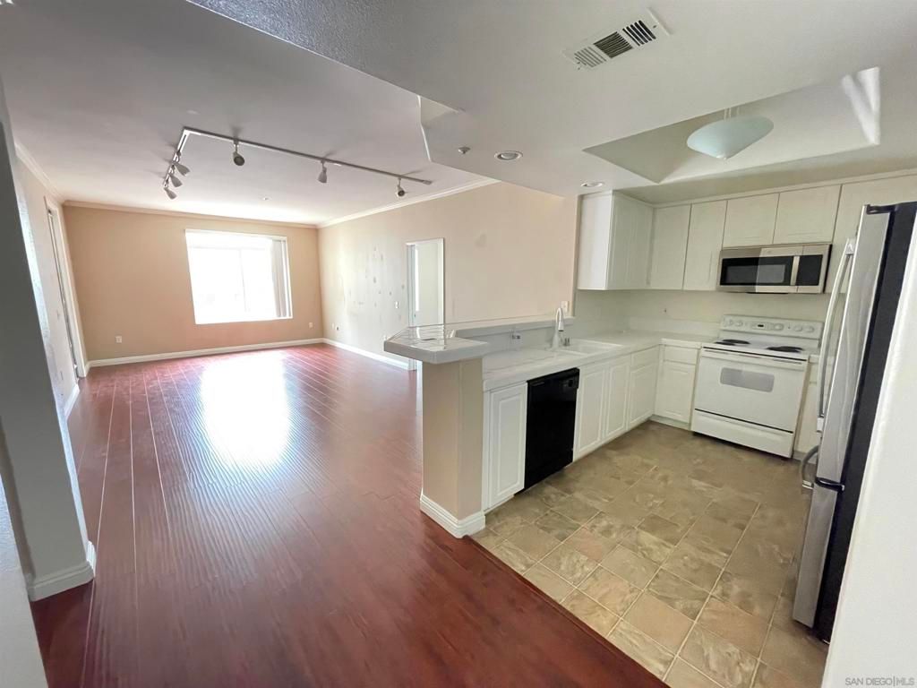 9229 Regents Rd L127, La Jolla, CA 92037
