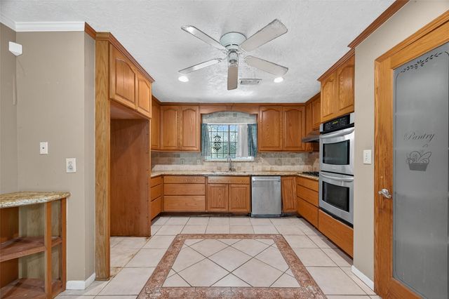 8428 Swiftwater Lane, Houston, TX 77075