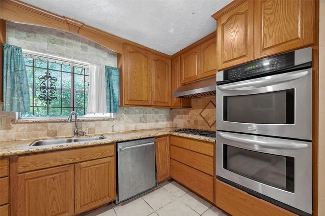 8428 Swiftwater Lane, Houston, TX 77075