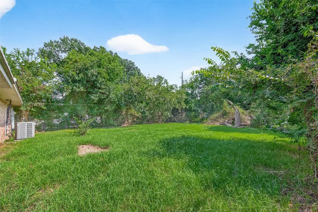 8428 Swiftwater Lane, Houston, TX 77075