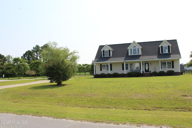 3274 Quail Pointe Drive, Greenville, NC 27858