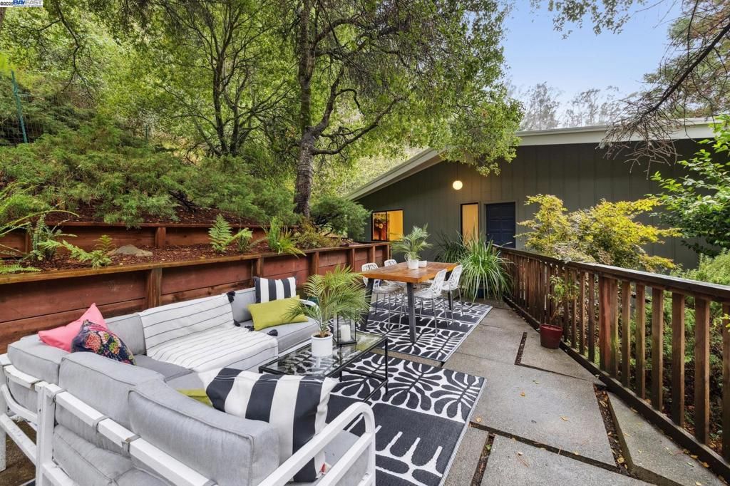6724 SOBRANTE ROAD, Oakland, CA 94611