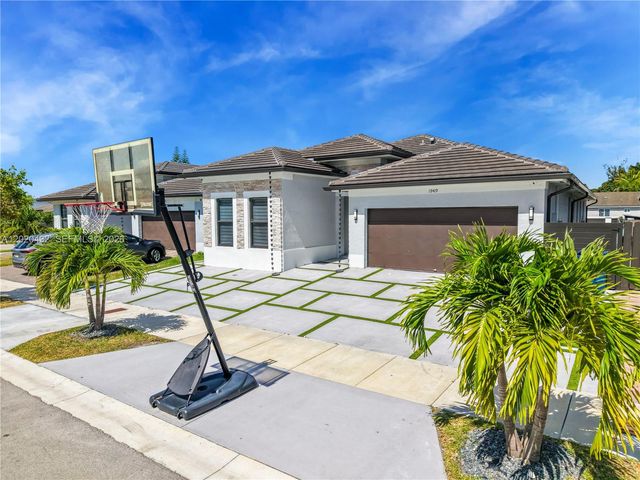 19419 SW 124th Ct, Miami, FL 33177