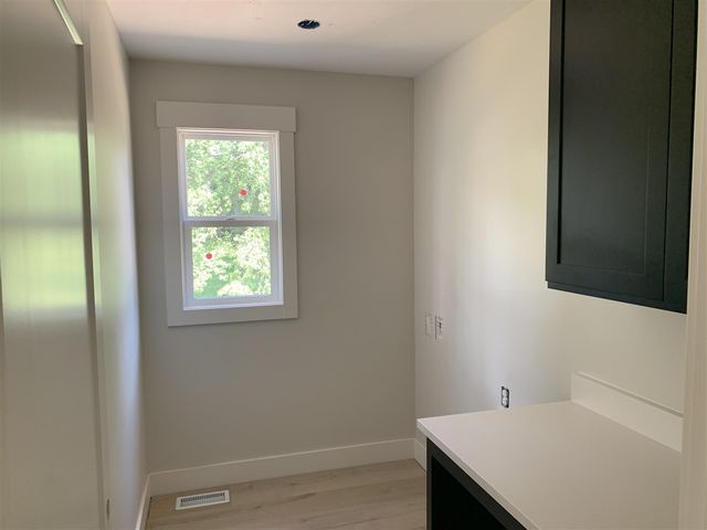 7060 Pinehurst Drive, Rockford, MI 49341