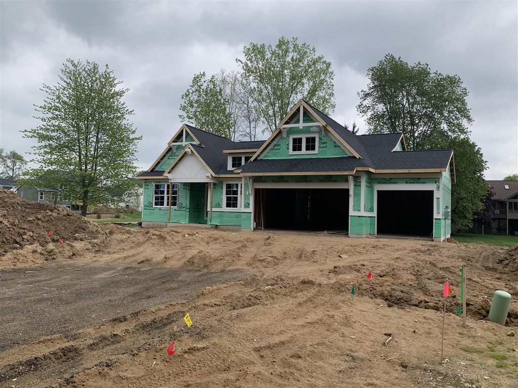 7060 Pinehurst Drive, Rockford, MI 49341