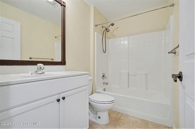 1640 Vista Lake Circle, Melbourne, FL 32904