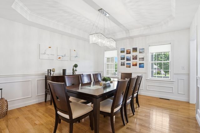 9 Boxwood Rd, Westford, MA 01886