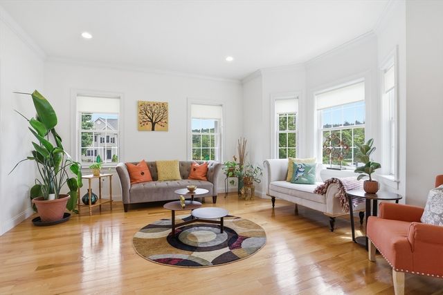 9 Boxwood Rd, Westford, MA 01886
