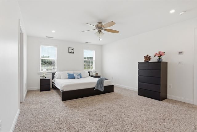 9 Boxwood Rd, Westford, MA 01886