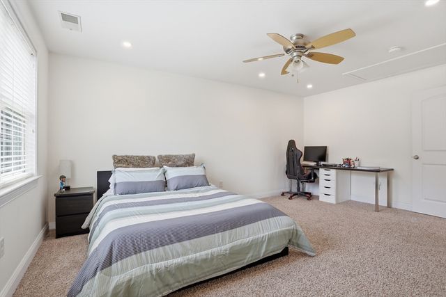 9 Boxwood Rd, Westford, MA 01886