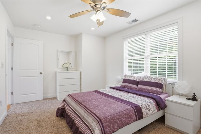 9 Boxwood Rd, Westford, MA 01886