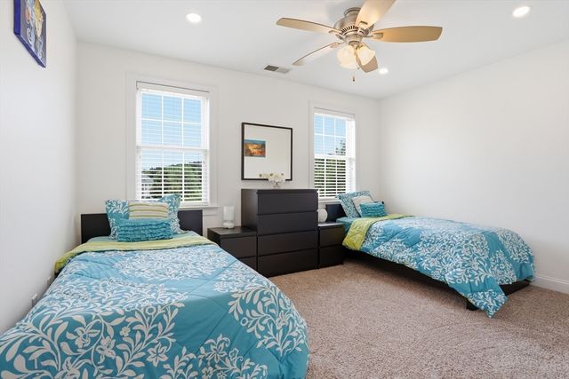 9 Boxwood Rd, Westford, MA 01886