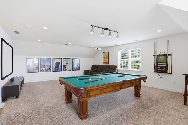 9 Boxwood Rd, Westford, MA 01886