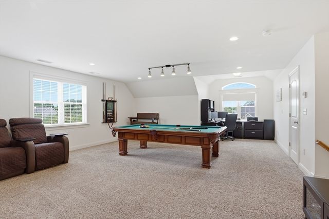 9 Boxwood Rd, Westford, MA 01886