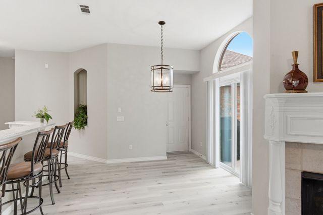 437 Crestview Point Drive, Lewisville, TX 75067