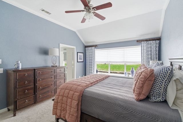 437 Crestview Point Drive, Lewisville, TX 75067