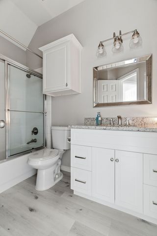 437 Crestview Point Drive, Lewisville, TX 75067