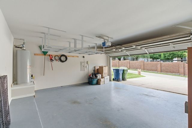 437 Crestview Point Drive, Lewisville, TX 75067