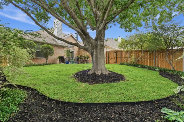 437 Crestview Point Drive, Lewisville, TX 75067