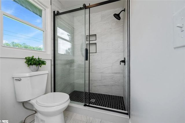 105 Foxhall Court, Easley, SC 29640