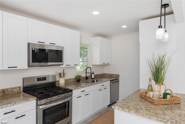 105 Foxhall Court, Easley, SC 29640