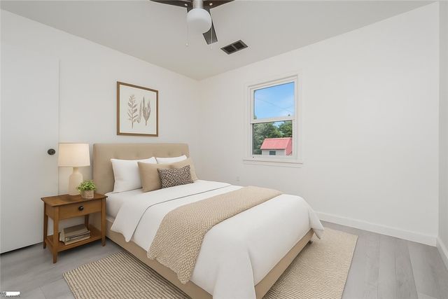 105 Foxhall Court, Easley, SC 29640