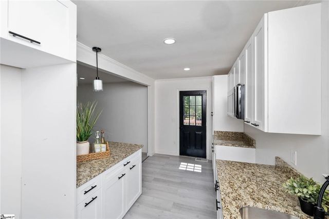 105 Foxhall Court, Easley, SC 29640