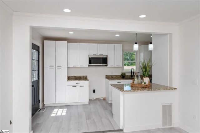 105 Foxhall Court, Easley, SC 29640