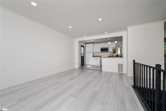 105 Foxhall Court, Easley, SC 29640