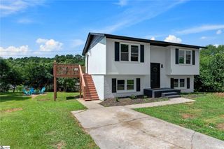 105 Foxhall Court, Easley, SC 29640