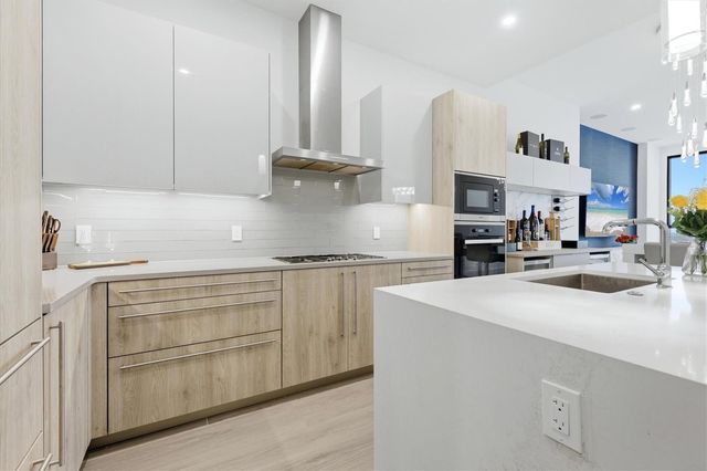 33 S PALM AVENUE 1503, Sarasota, FL 34236