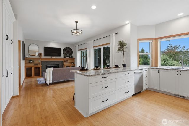 2297 NE Thistle Court, Poulsbo, WA 98370