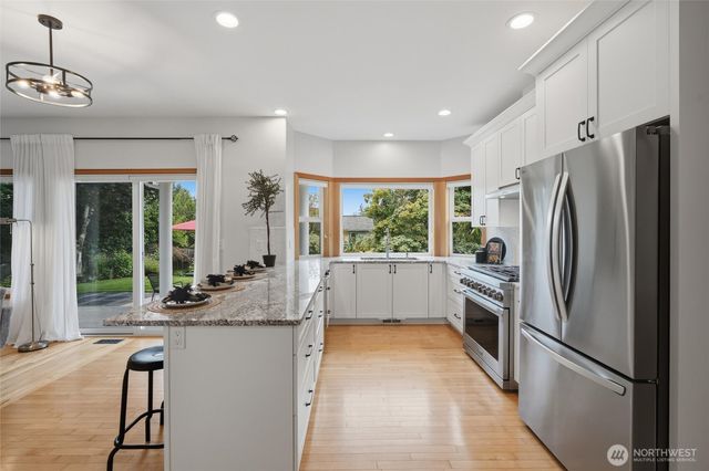2297 NE Thistle Court, Poulsbo, WA 98370