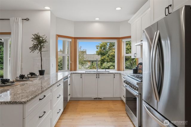 2297 NE Thistle Court, Poulsbo, WA 98370