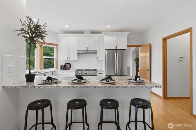 2297 NE Thistle Court, Poulsbo, WA 98370