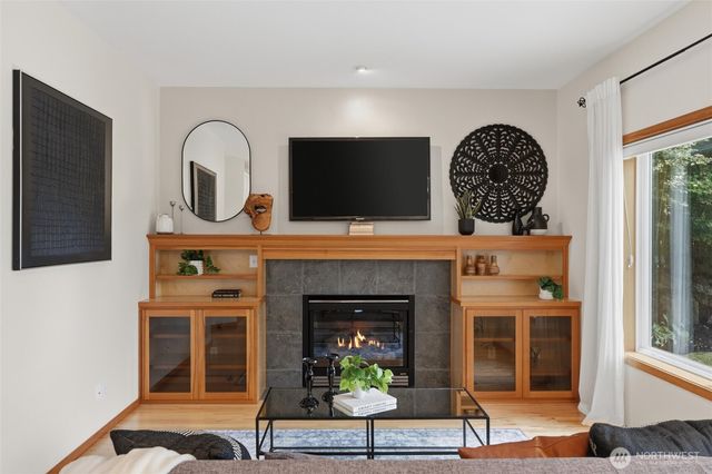 2297 NE Thistle Court, Poulsbo, WA 98370